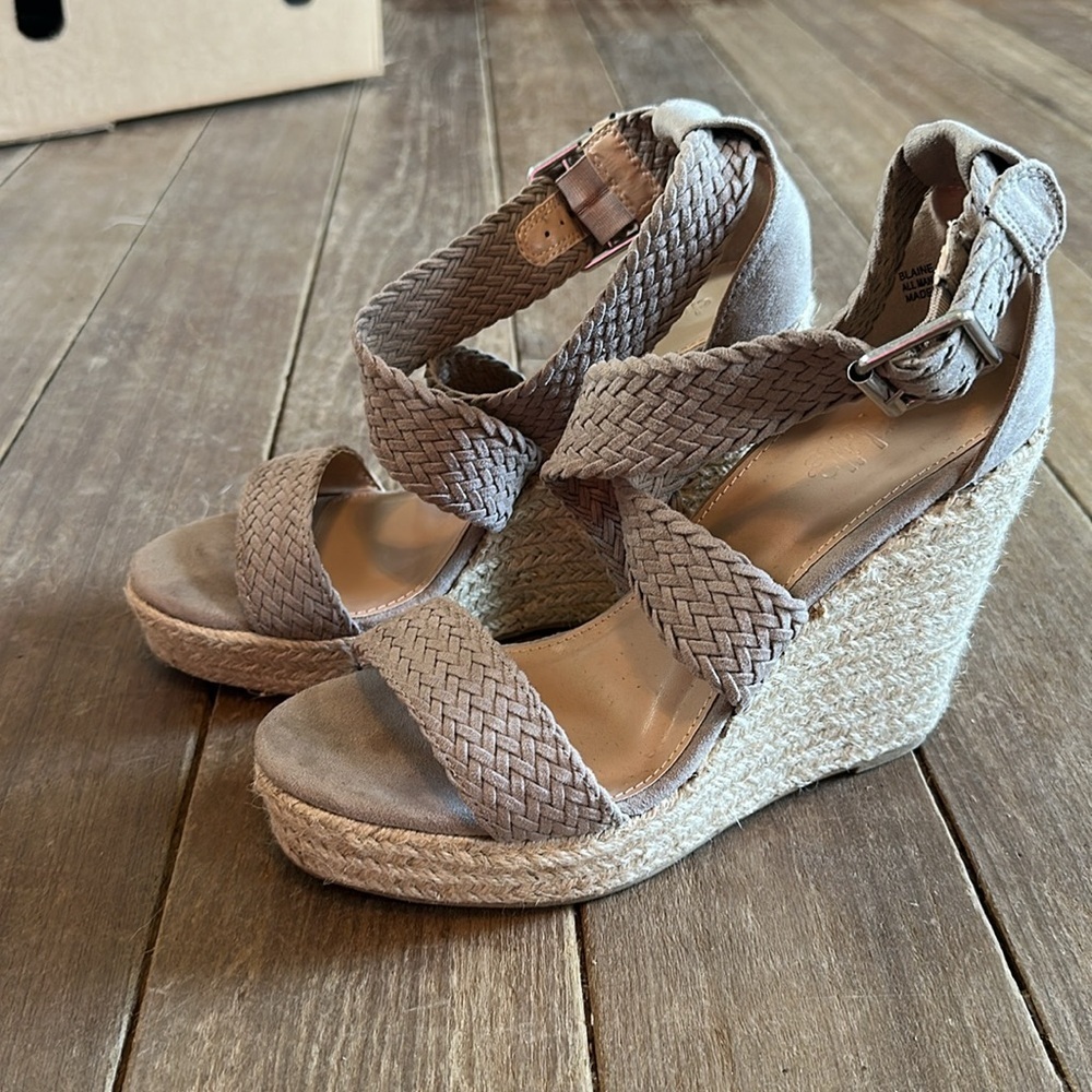 New Charlotte Russe Wedge heels women’s size 8 - Picture 2 of 6